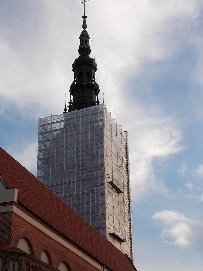 Biała wieża katedry