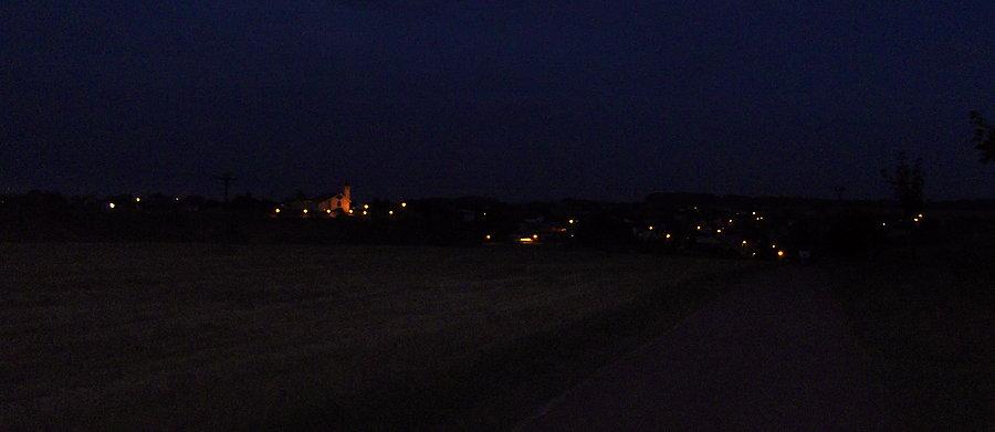 Darkovice nocą