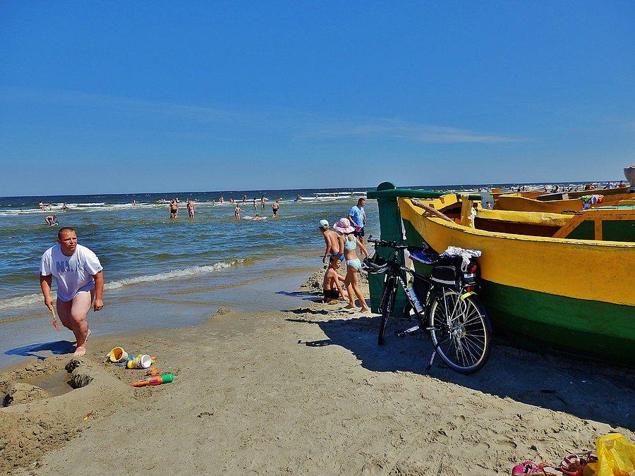 Plaża w Jantarze. Dzisiaj udało mi się zakotwiczyć przy samym morzu. Można się moczyć:)