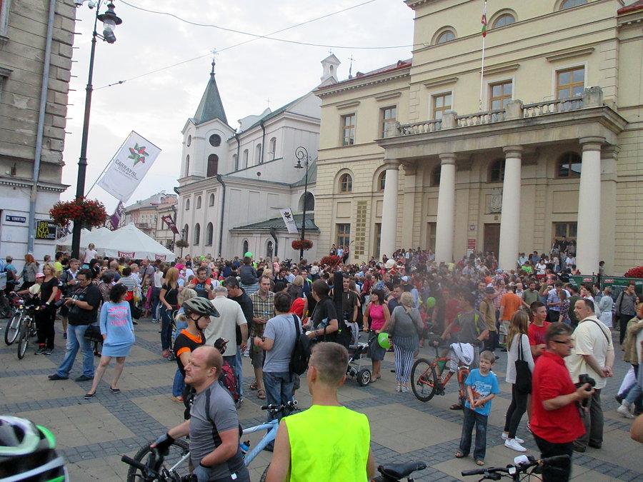 Lubelsko-Świdnicka Masa Krytyczna - tradycyjna stacja końcowa zablokowana tłumami