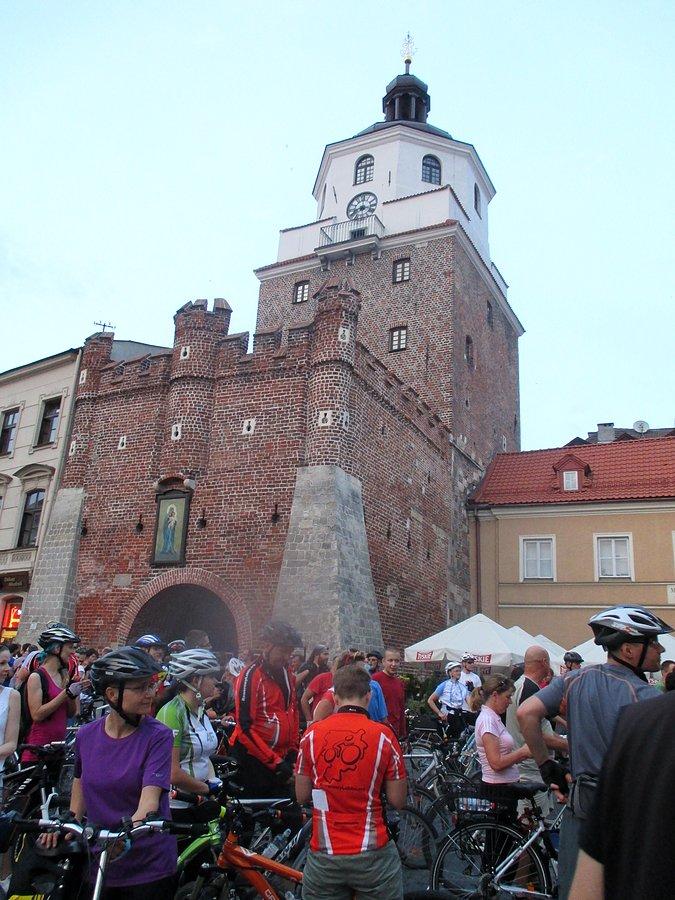 Lubelsko-Świdnicka Masa Krytyczna - zakończenie przed Bramą Krakowską