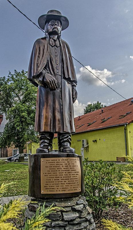 Tukyj możecie se łobejrzyć łaziszczoka w paradnym łobleczyniu