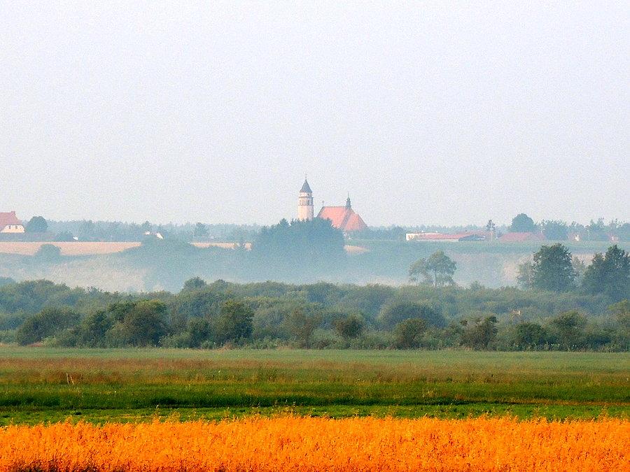 Widok kościoła w Gulczu (od strony Jędrzejewa)