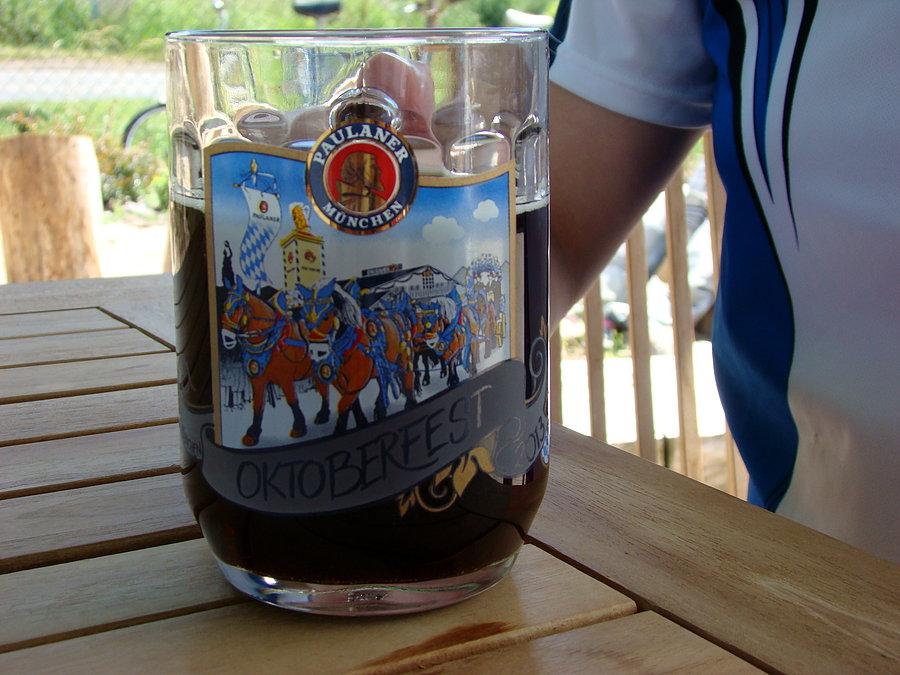 Przez Polskę dla Polskich Hospicjów - a to toast za uczestników rajdu i szczęśliwy dojazd do celu