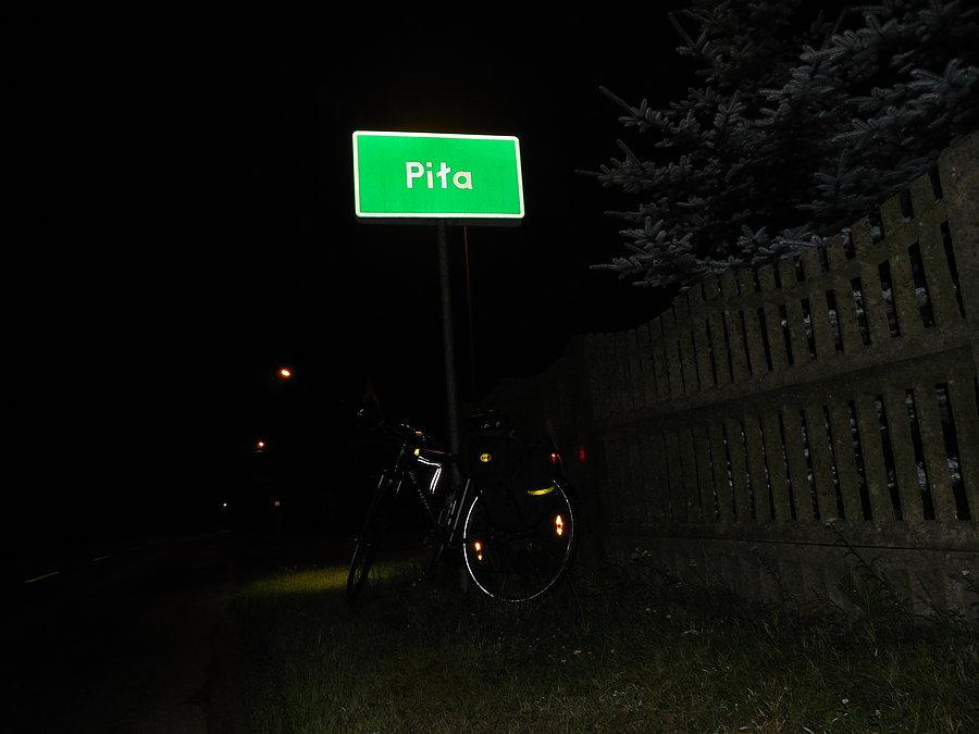 Piła z lampą błyskową