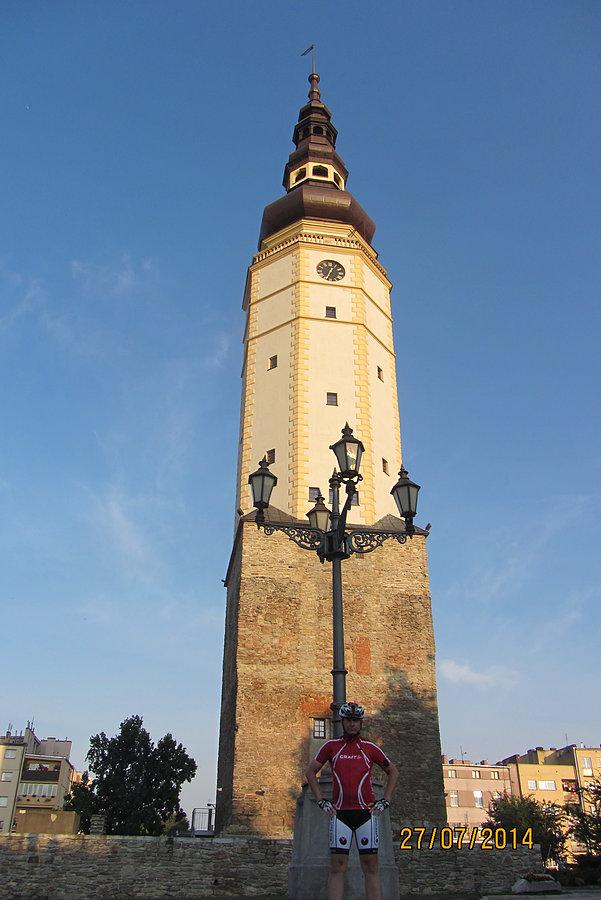 Strzelin - odbudowana wieża ratusza