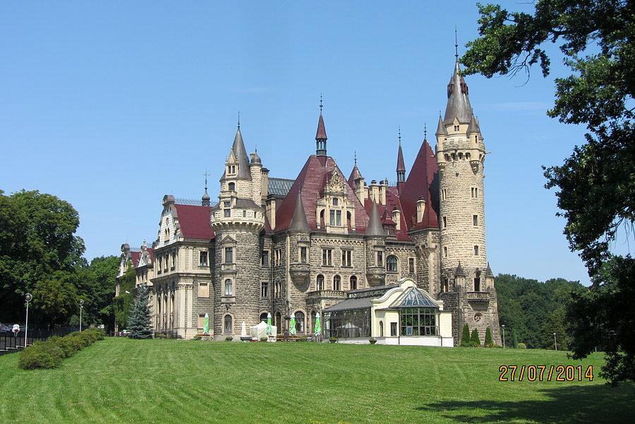 Zamek Moszna - widok ogólny