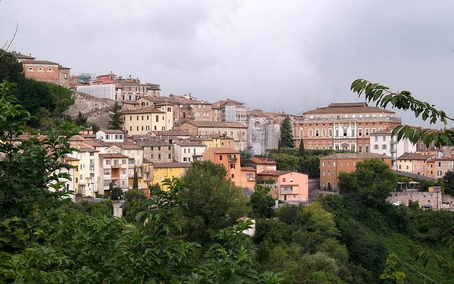 Perugia. Sporo włoskich miast i miasteczek leży na górce