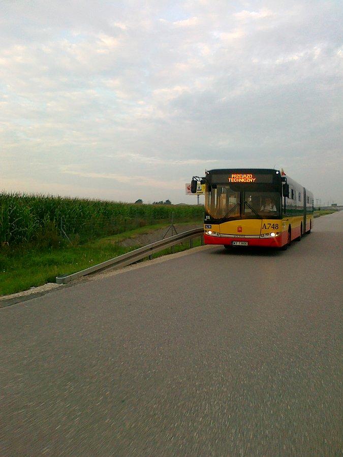Zdjecie dla wnuka. Autobus miejski na technicznej przy S8