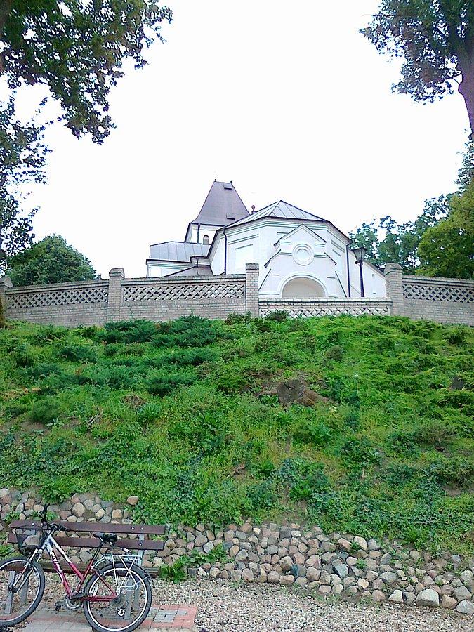 Kościół widziany od strony jeziora