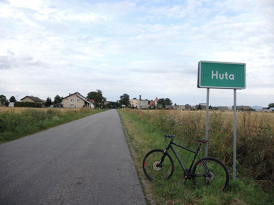 Wjazd do Huty od strony Komorzewa