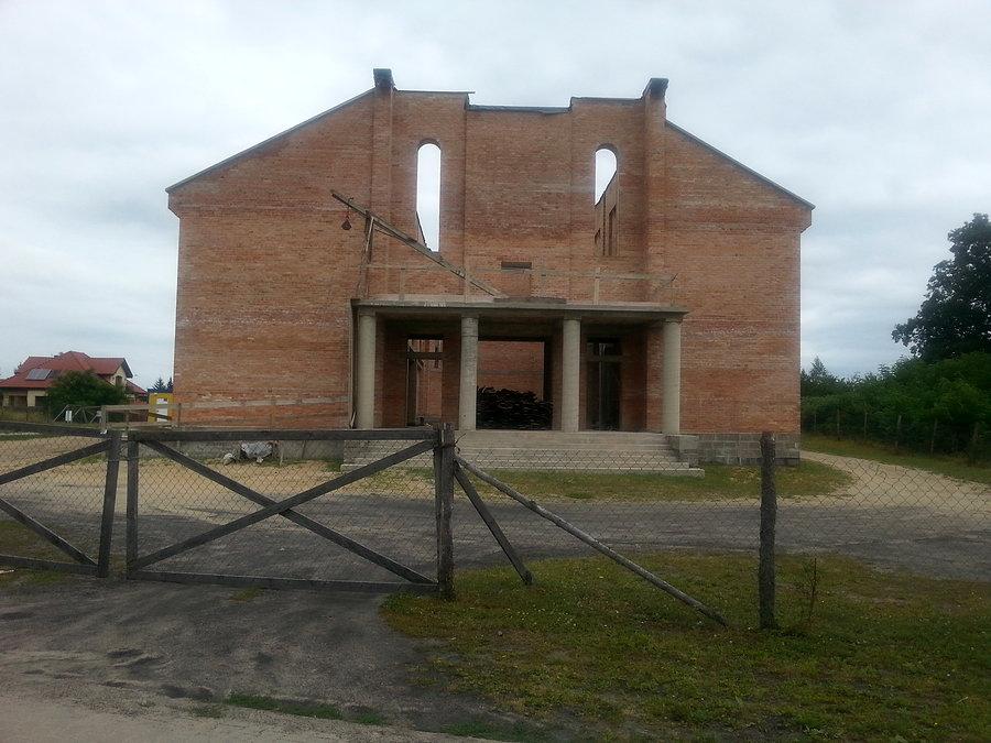 Kościół w budowie w Skierdach
