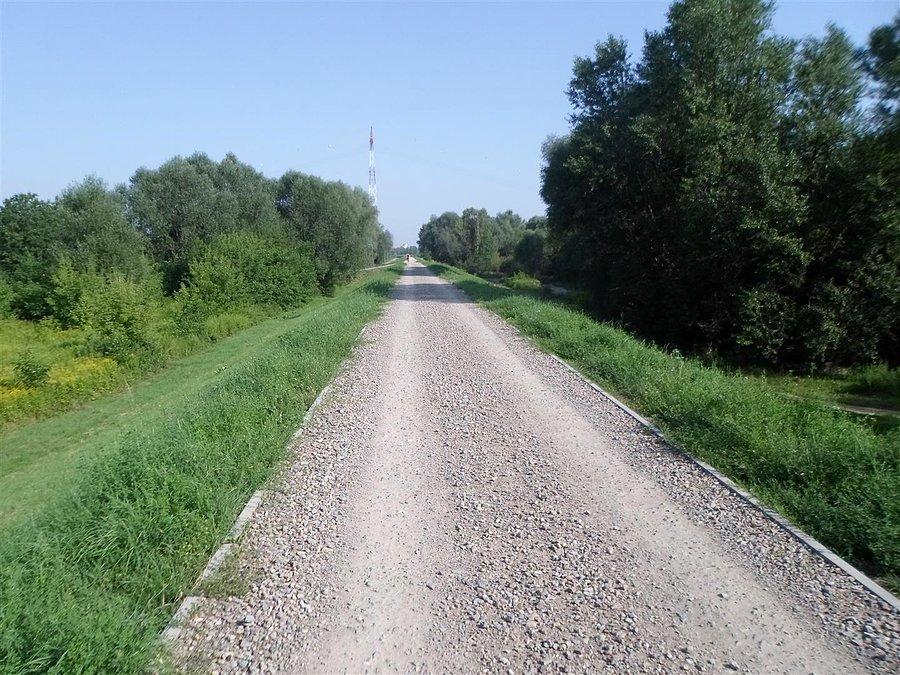2 km szutru