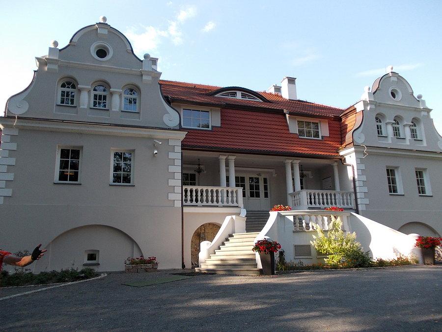 Dwór Sanna w Wierzchowiskach