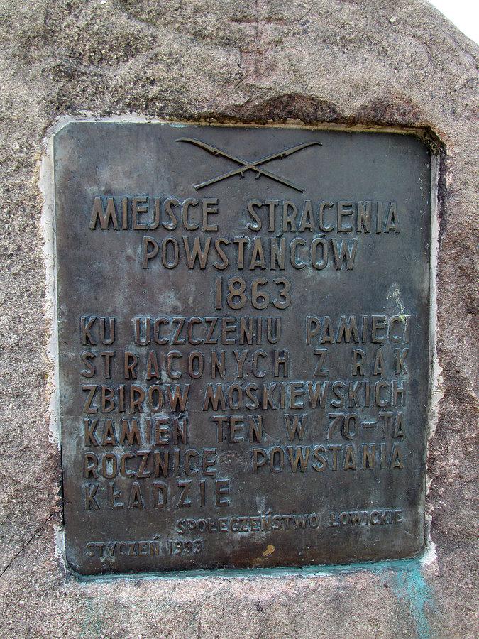 Tablica na pomniku