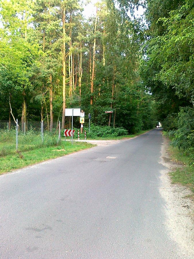 Droga na tyłach Latchorzewa