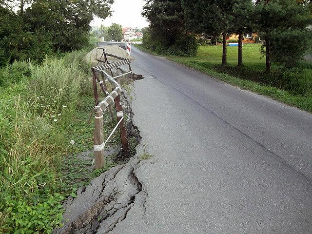 Zassało drogę