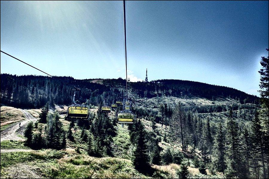 Widok ze Skrzycznego na Beskidy