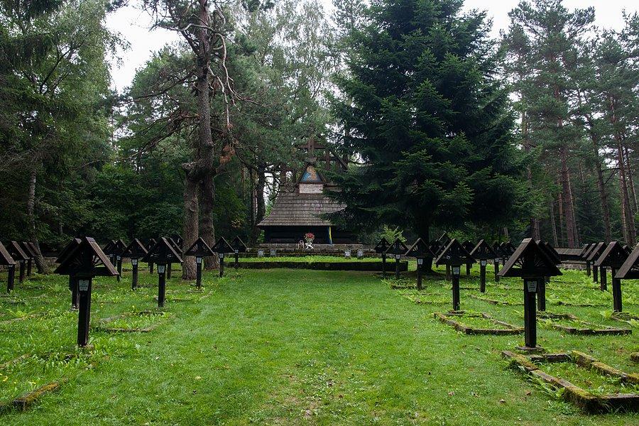 Cmetarz wojenny na przełęczy Małastowskiej
