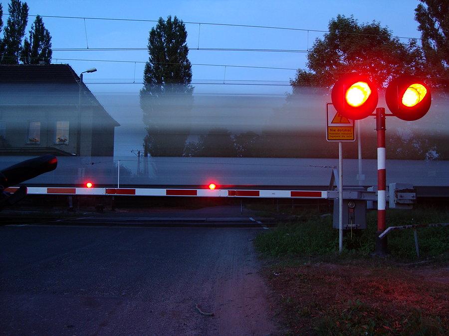 Przejazd kolejowy w Bronowie