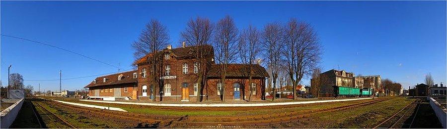 Panorama stacji Pleszewskiej Kolei Wąskotorowej