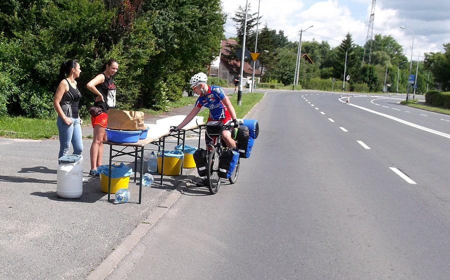 Trafiliśmy na grabkowe zawody biegowe, robiąc przy okazji bufetowe stop and go :)