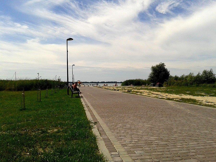 Promenada w Wierzbnie