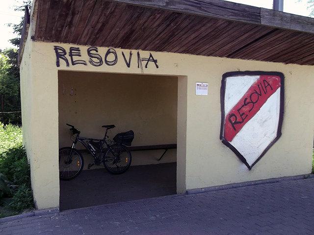 Odpoczynek przed Rzeszowem, na tym samym przystanku co w 2011 roku :)