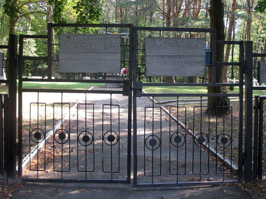 Cmentarz rzymsko-katolicki w Zasmykach, Wołyń