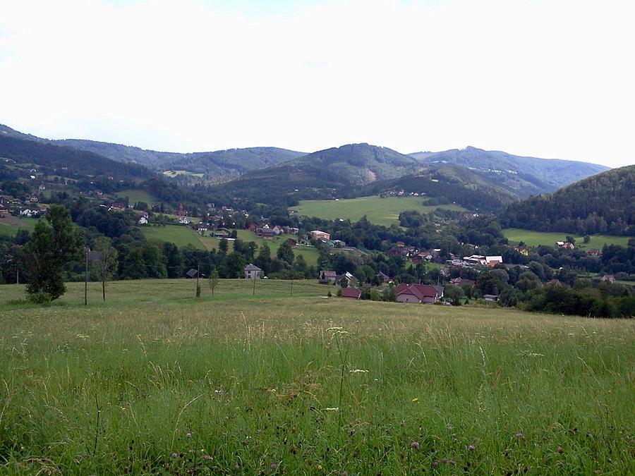 Widok z przełęczy na Nydek