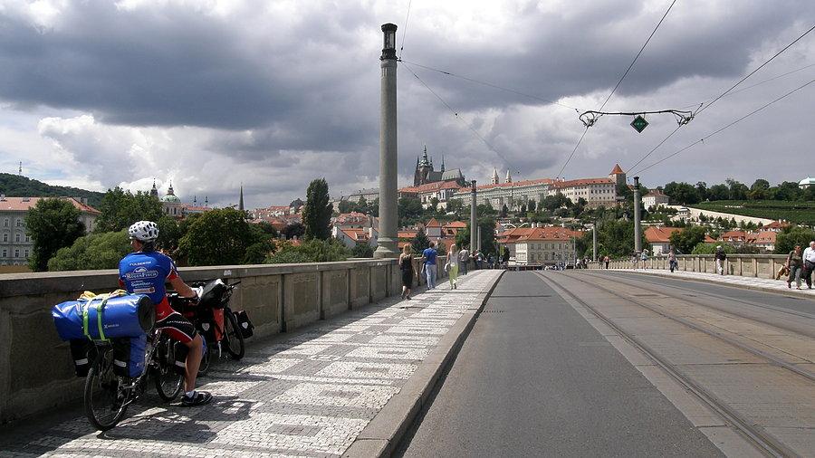 Chwila na podziwianie zamku na Hradczanach