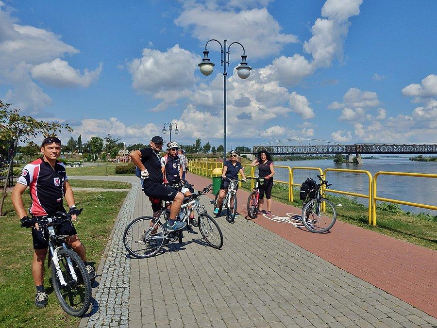 Święto patrona miasta i Dzień Pszczelarza w Pelplinie. W drodze do Pelplina