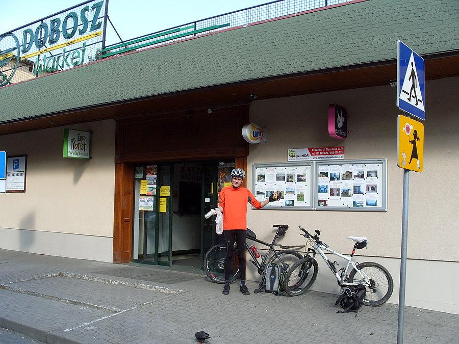 Zakup w Doboszu Podwawelskiej na ognisko, Ryjek zapodał prawie 1,5 kg Podwawelskiej ;) oj było co piec, wyżerka na cały wieczór i środek nocy ;))