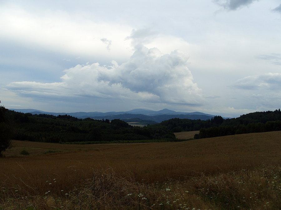 Widok z podjazdu na Rogówek
