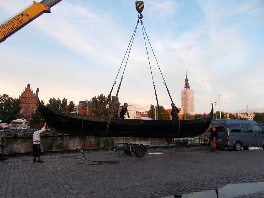 Port Morski Elbląg i przeładunek łodzi Wikingów