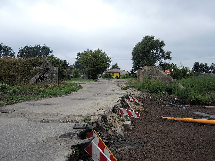 Pozostałości wiaduktu kolejowego / Czarnków okolice ulicy Browarnej