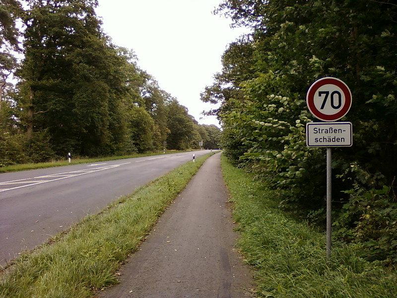 Rowerówka wzdłuż szosy do Remels