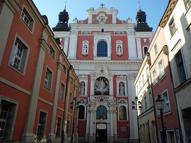 Bazylika kolegiacka Matki Boskiej Nieustającej Pomocy i św. Marii Magdaleny - widok od frontu