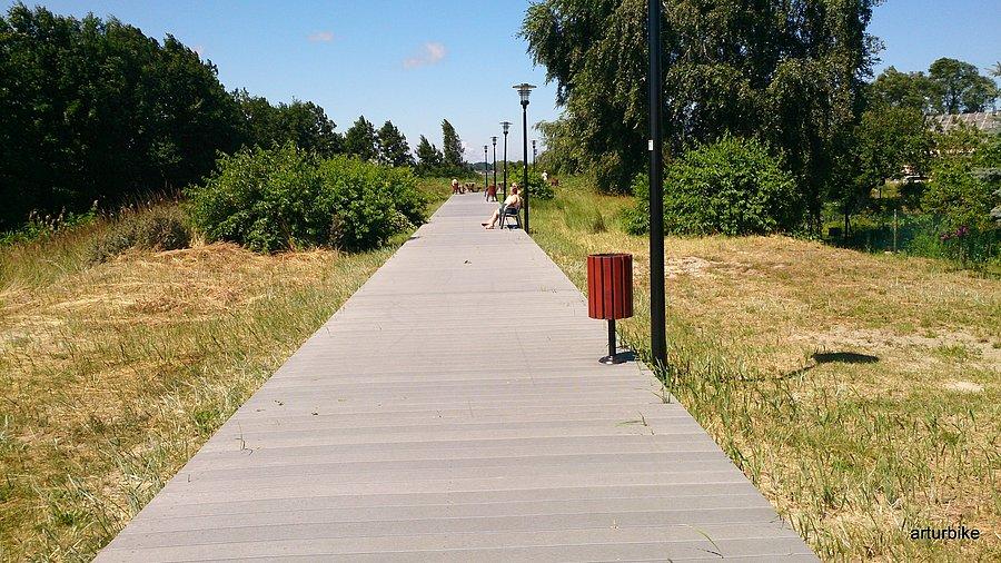 Nowe Warpno, promenada nadzalewowa