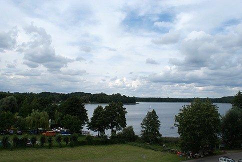 Widok na jezioro Wigry ze wzgórza Wigierskiego