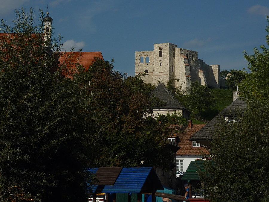 Górujący nad Kazimierzem Dolnym średniowieczny zamek