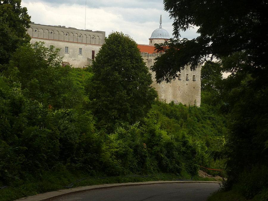 Ostatni rzut oka na zamek który w czasach swojej świetności rozmiarami równał się z Wawelem