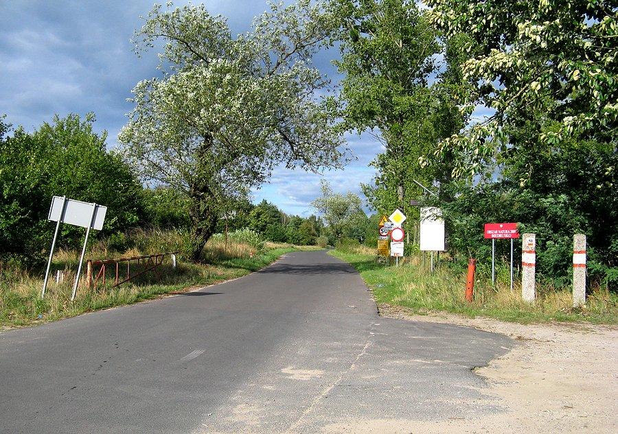 Wjazd na poligon od strony Złotkowa