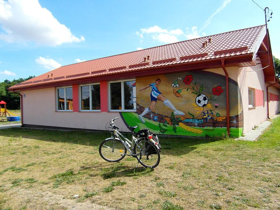 Mural na świetlicy w Borkowie