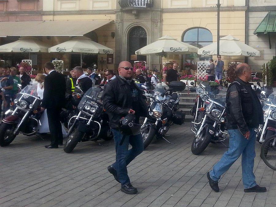 Motocykliści