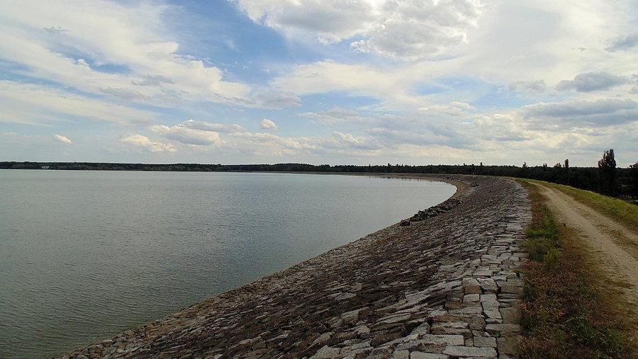 Wał Jeziora Turawskiego