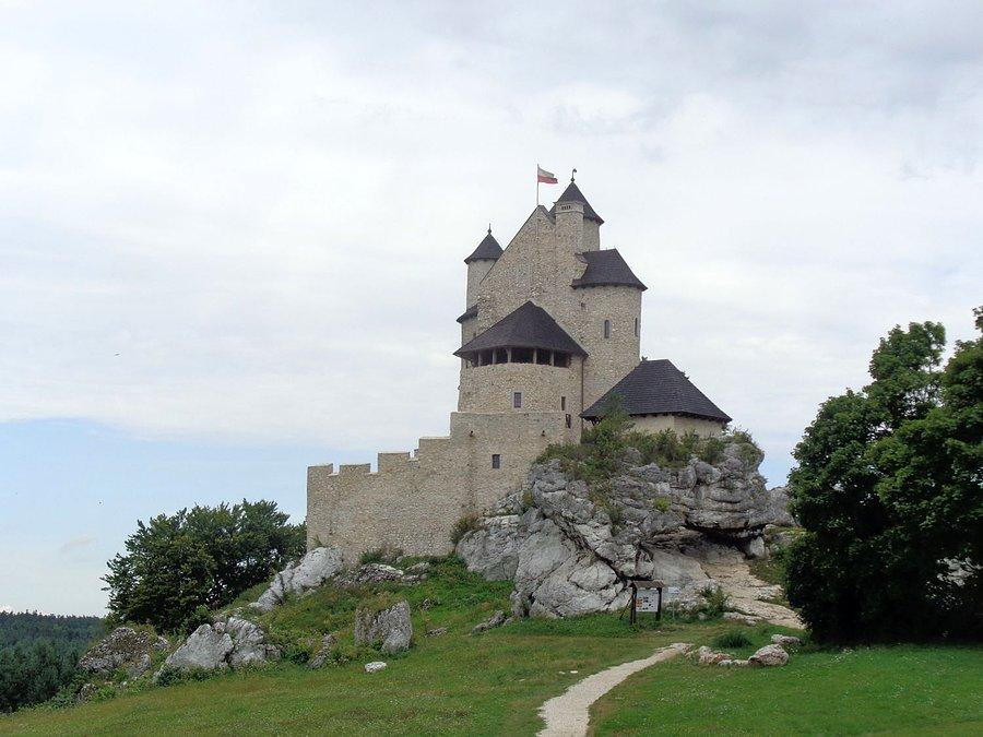 Zamek Bobolice - odbudowany XXI w
