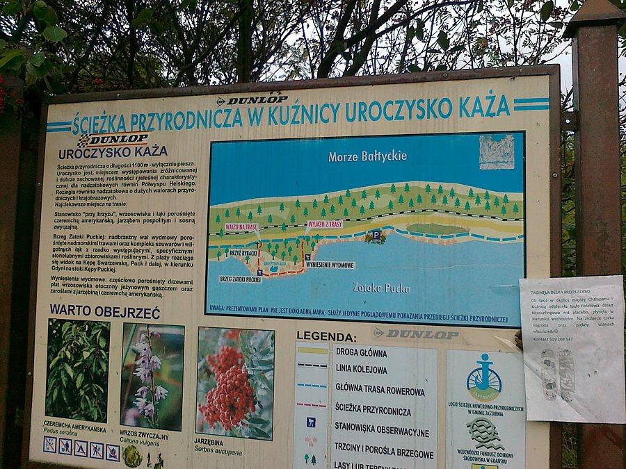 Ta tablica jest przy głównej drodze, więc jest zadbana