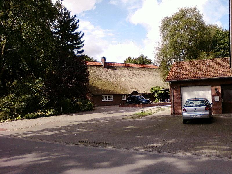Dom kryty strzechą