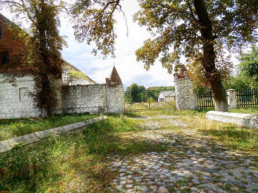 Zabudowania gospodarcze dawnego folwarku w Krępcewie